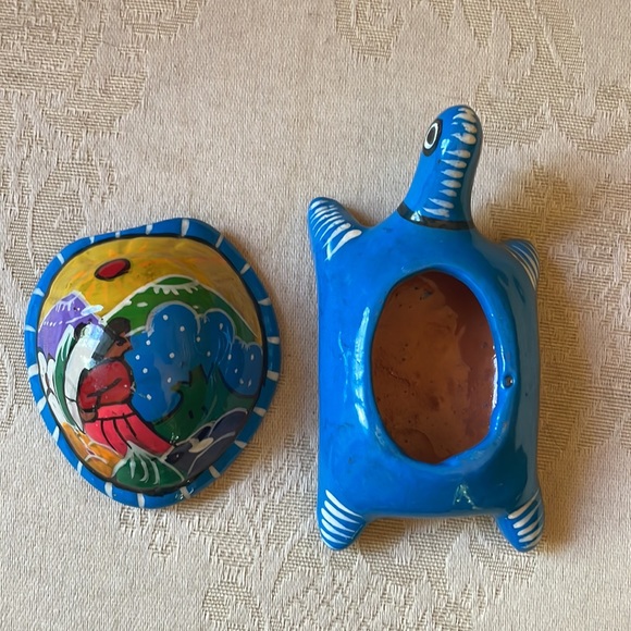 Hand-painted , signed, Mexican folk art terra cotta turtle tortoise trinket box - Picture 12 of 16